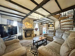 Lounge- click for photo gallery